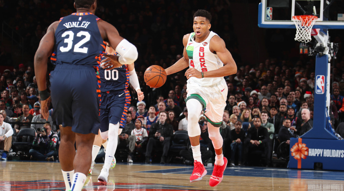 giannis_bucks_christmas_day_.jpg
